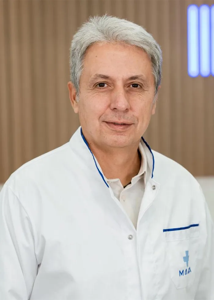 Dr Dejan Novaković
